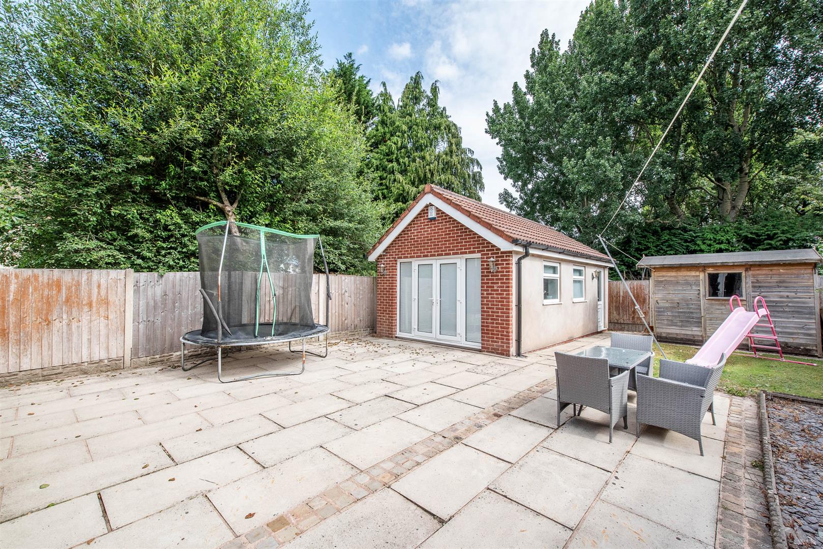 3 bed property in Hern Avenue, Preston